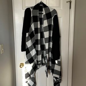 Torrid - White/Black Buffalo Plaid Cardigan